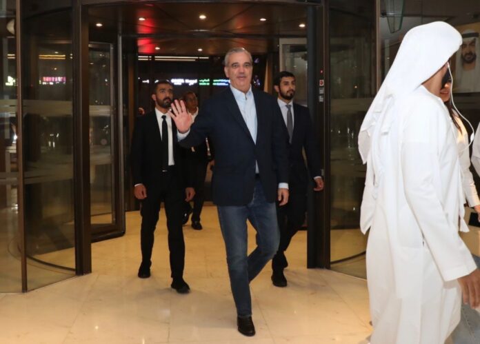 Abinader llega a Dubái para la Cumbre Mundial de Gobiernos