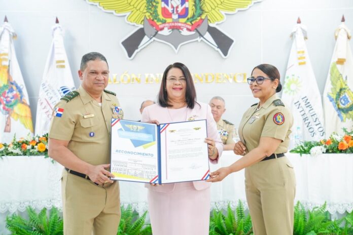 UNADE reconoce a Morla y Santos Badía