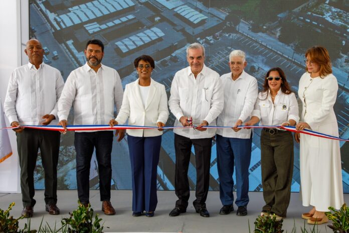 Presidente Abinader inaugura mercado municipal en Higüey
