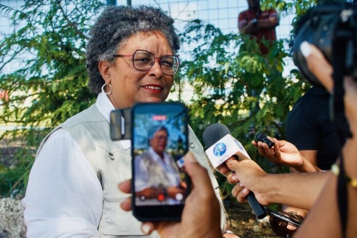 Mia Mottley hace historia en Barbados con victoria electoral sin precedentes