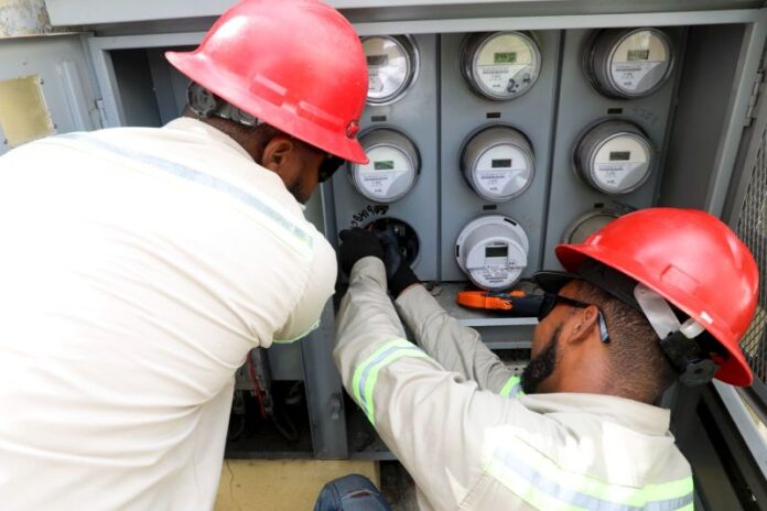 Servicio eléctrico vuelve a la normalidad; restablecido 100%