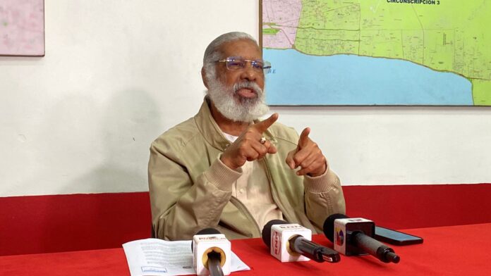 Hubieres pide no expulsar a choferes del Corredor Independencia