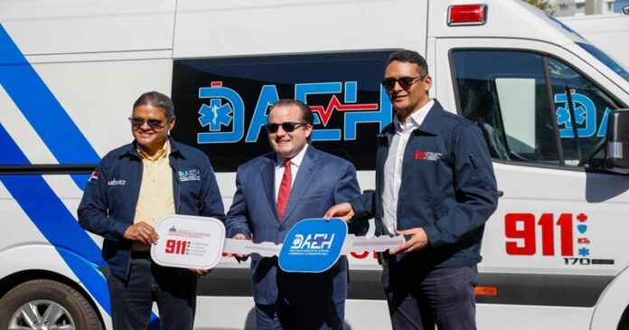 Sistema 911 entrega 50 modernas ambulancias a  DAEH para fortalecer  atención a las emergencias ciudadanas         