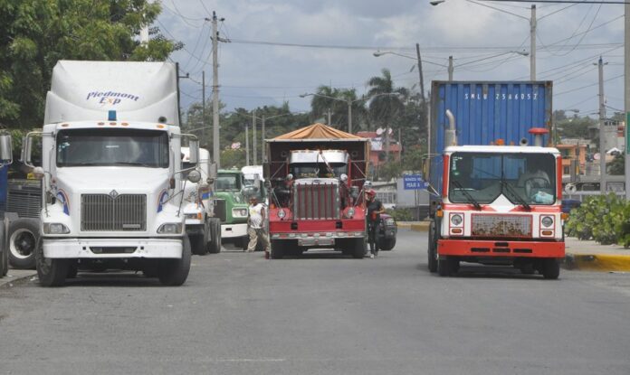 Golpe policial a red que asaltaba camiones comerciales