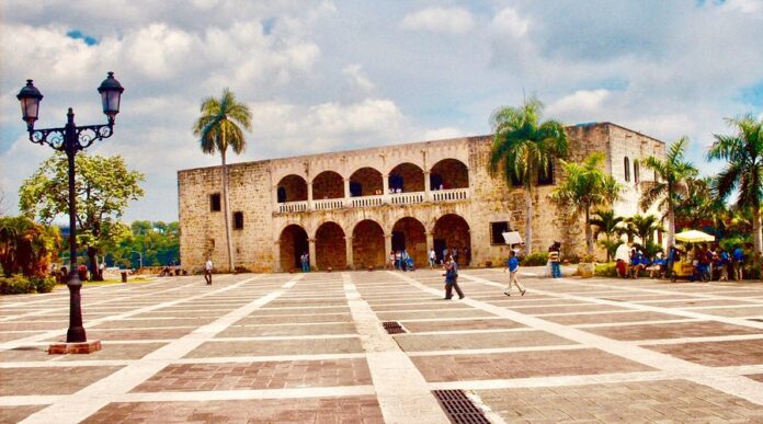 Ciudad Colonial suma renovado Alcázar de Colón y nuevo plan de iluminación