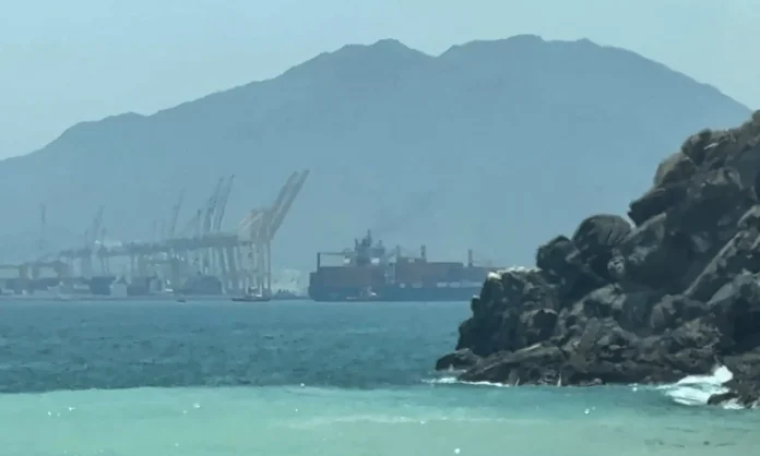 Golfo Pérsico al borde de una crisis mayor: Irán recrudece ataques y Ormuz sigue bloqueado