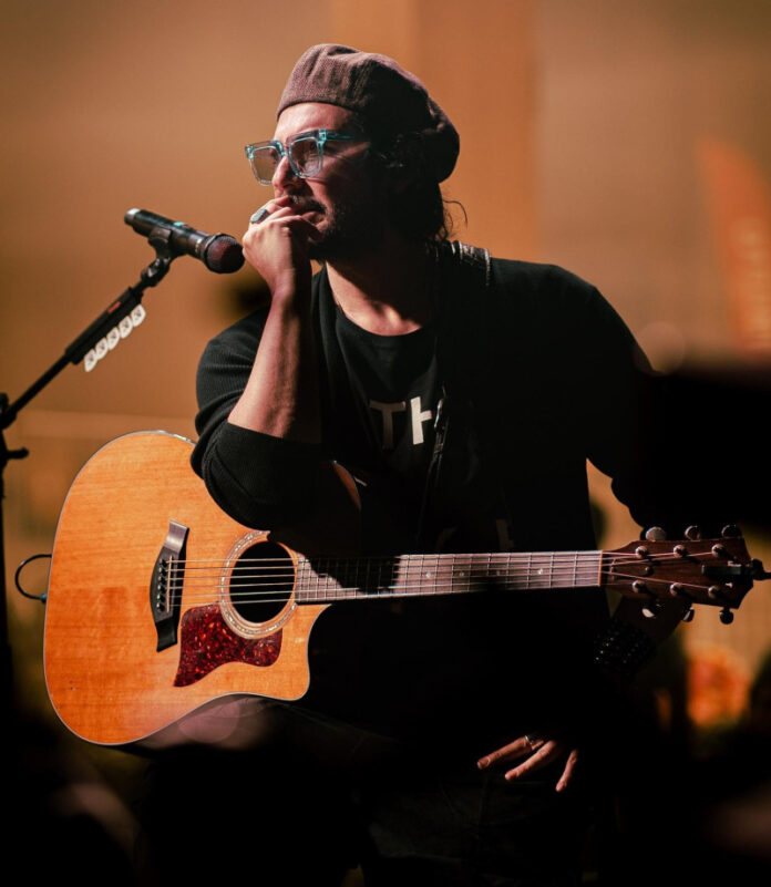 Beto Cuevas cantará por primera vez en Santiago