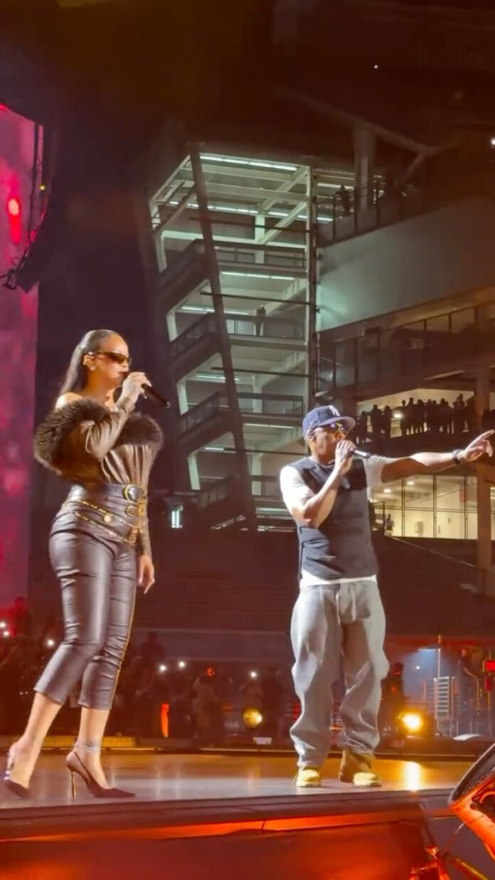 Rihanna regresa a los escenarios en el concierto de Jay-Z en Nueva York