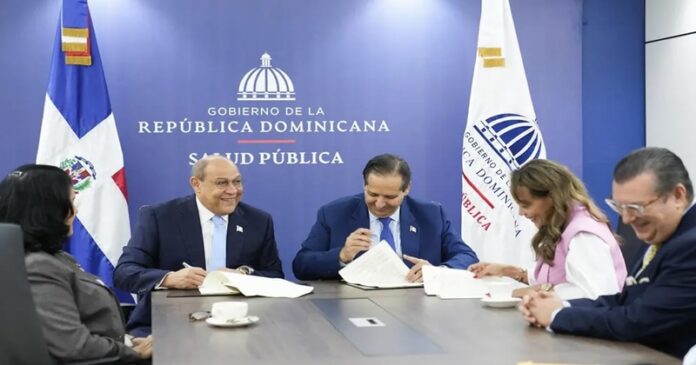Salud y Mescyt regulan títulos de extranjeros en salud en país
