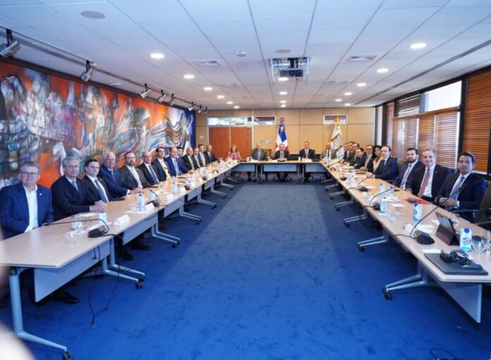 Gobierno y banca destacan solidez financiera ante incertidumbre global