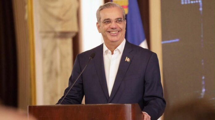 Presidente Abinader viaja a Colombia para investidura presidencial