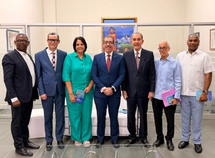 Franklin García Fermín presenta al público Mi Padre y las Mariposas