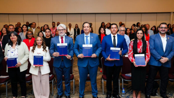 Salud presenta plan para fortalecer prevención y control hipertensión