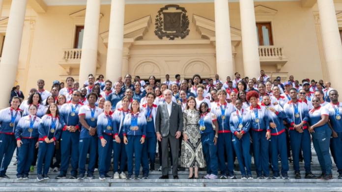 Abinader anuncia incentivos para medallistas de Santo Domingo 2026