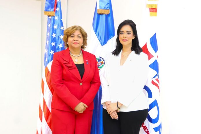 Instituciones lanzan programa de becas completas para ingeniería tecnológica