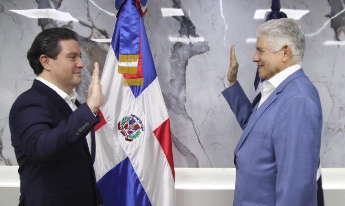 Alejandro Campos asume dirección de APORDOM y apuesta por la continuidad 