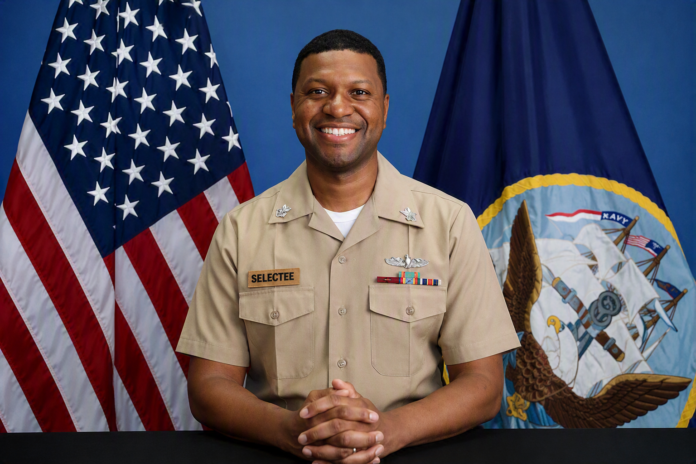 Marino dominicano asciende a suboficial jefe de la Marina de EEUU en Japón