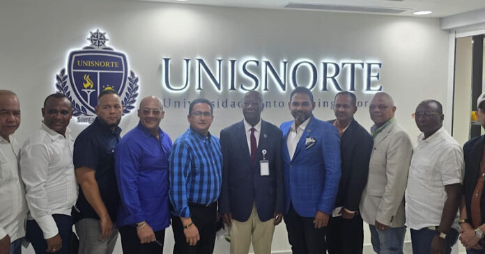 Comunicadores de Santo Domingo Norte conocen las instalaciones de UNISNORTE