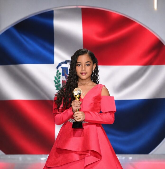 Niña dominicana hace historia como Imagen de Colombia Fashion Kids 2027