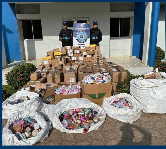 Policía desmantela presunta red de tráfico fraudulento de especies en Santo Domingo Este