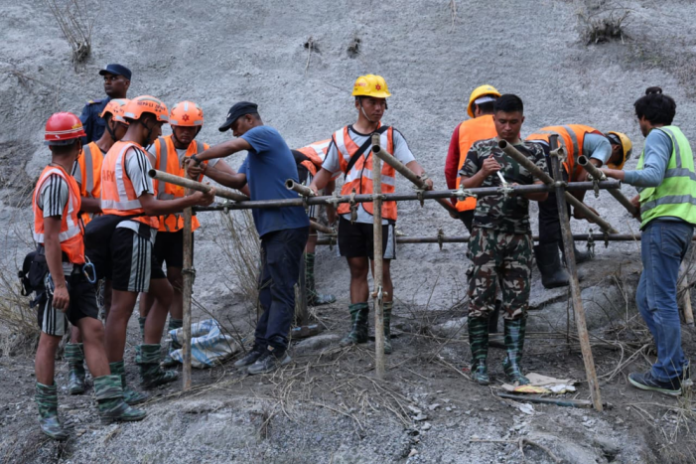 Tragedia en Nepal eleva a 675 los muertos por las inundaciones