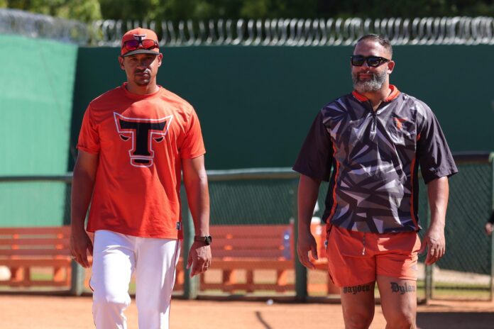 Toros del Este presentan staff de coaches para temporada 2026-27