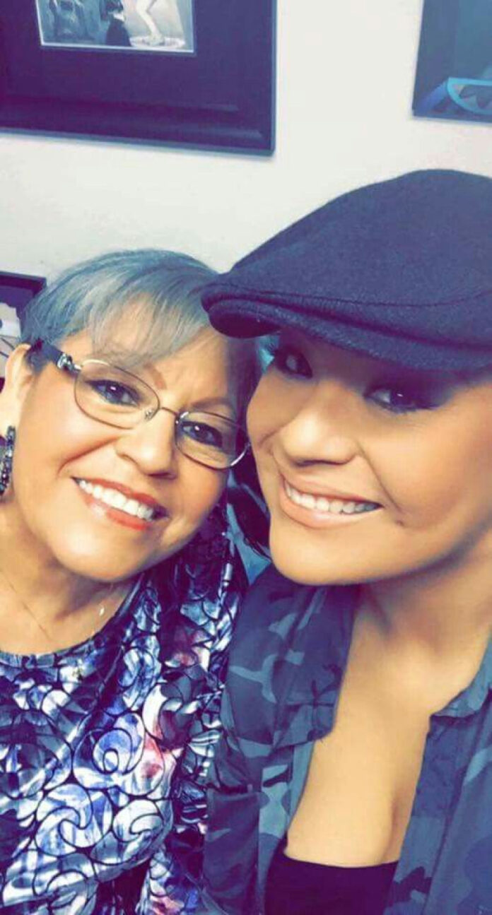 Madre y hermana de Selena responden a demanda de A.B. Quintanilla