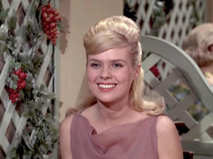 Fallece a los 88 años Nina Shipman, actriz de ‘Vértigo’ y ‘La familia Monster’