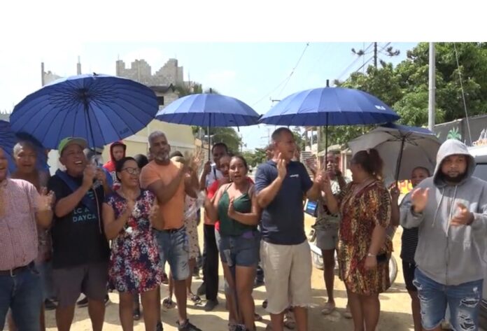 Residentes de La Ureña protestan por calles deterioradas