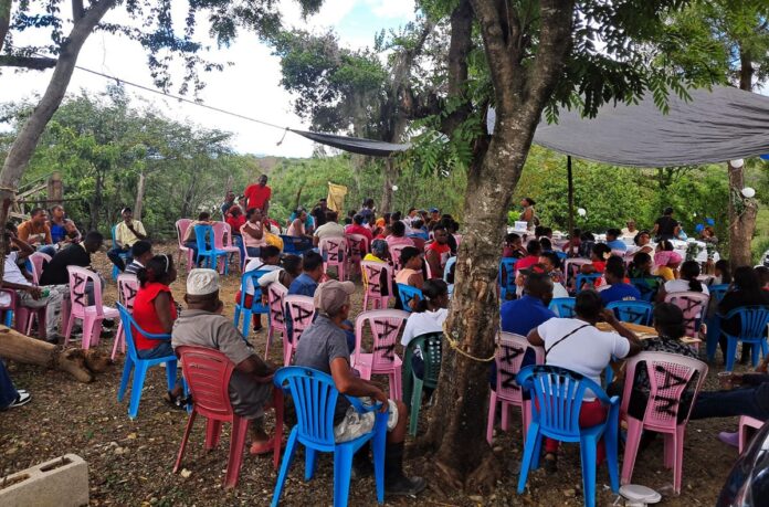 Fundación Don Alfonso lleva esperanza y solidaridad al sector El Naranjo en Las Matas de Farfán