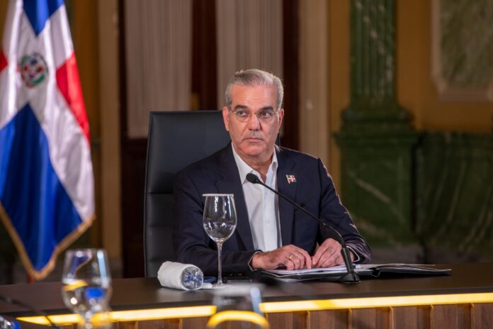 Abinader exhorta a que se entreguen a responsables de ataque a Julián Oro Duro