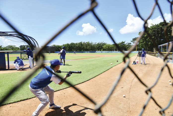 El Licey afila sus “garras” desde el primer día