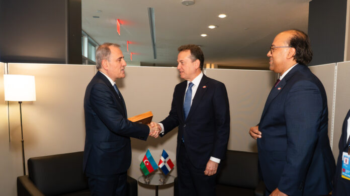 República Dominicana y Azerbaiyán acuerdan exención de visado a pasaportes ordinarios