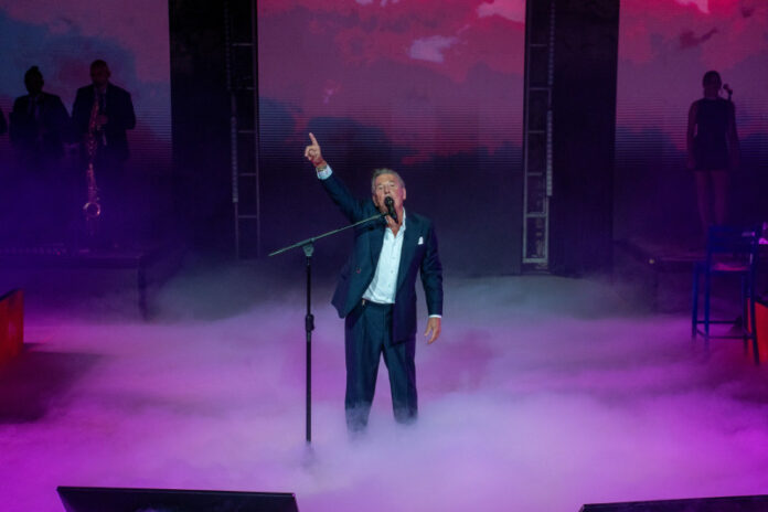 “Yo soy samanense, no sé ustedes”: Ricardo Montaner se reunió con sus ‘paisanos’ en Altos de Chavón