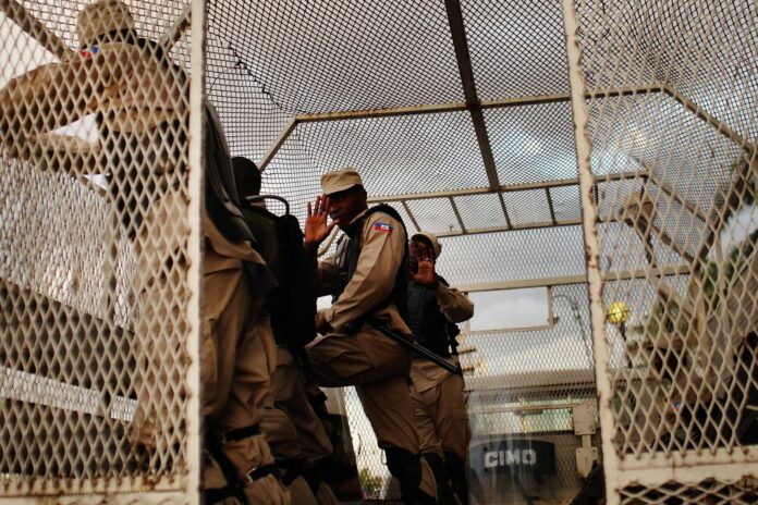 Policía haitiana intercambia dos detenidos por civiles retenidos como rehenes