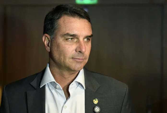 Bolsonaro supera el 50% al inicio del escrutinio en Brasil