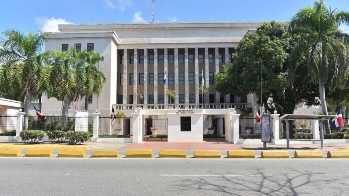 Educación presentará informe sobre evaluación de maestros