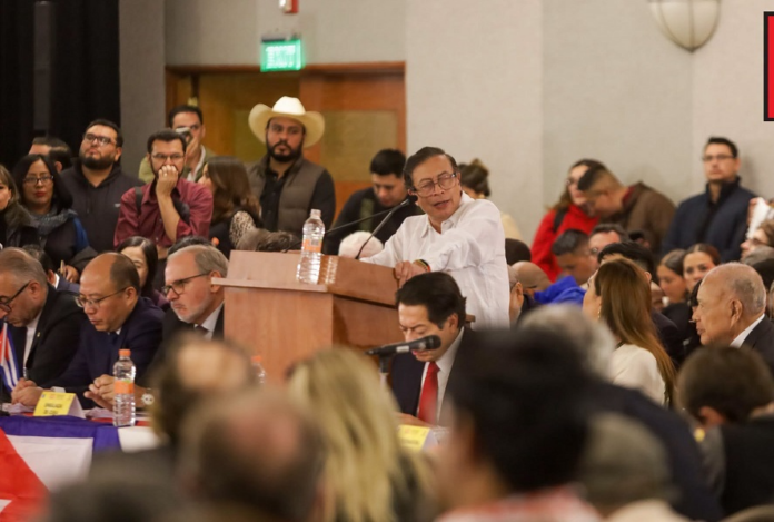 Petro y Díaz-Canel marcan apertura de seminario en México