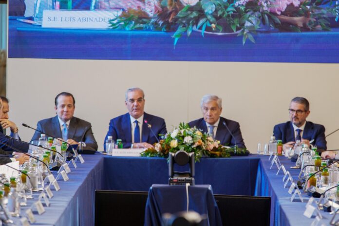 Presidente Abinader invita a empresarios italianos a invertir en RD