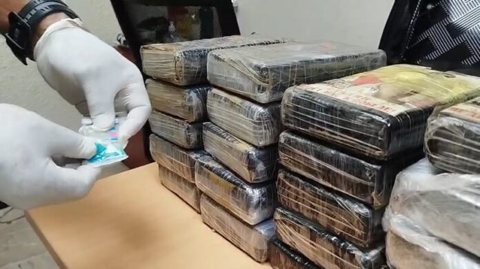 Detienen a español con 20 paquetes de presunta cocaína en Punta Cana