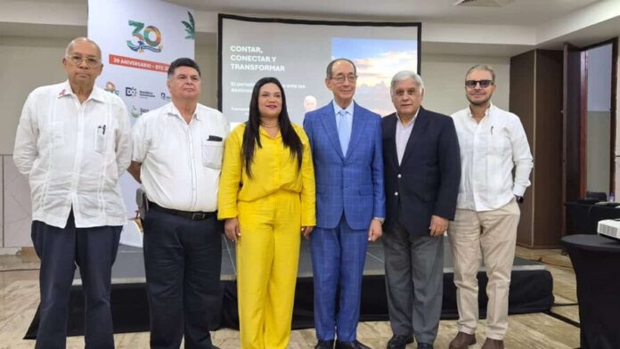 Adompretur reúne a periodistas en foro internacional sobre turismo