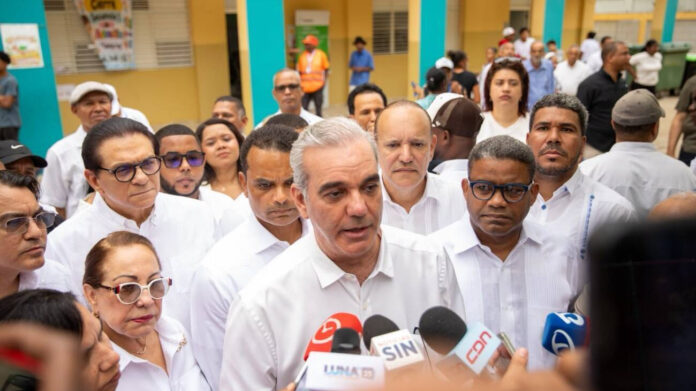 Abinader refuerza la frontera sur con dos batallones ante crisis en Haití