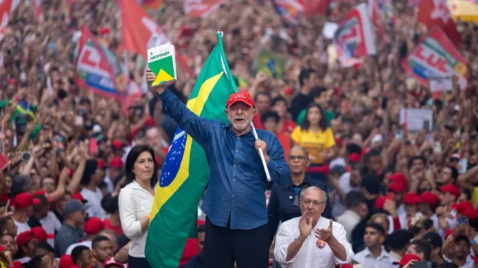 Lula logra virada histórica y es reelecto presidente en Brasil
